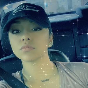 Meet your Posher, Perla